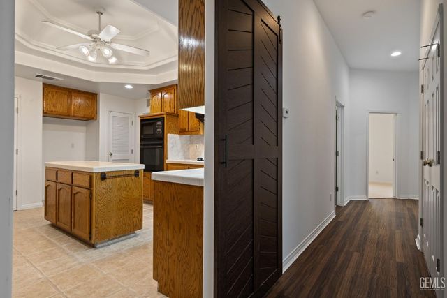 3302 Medallion Rose Avenue, Bakersfield, CA 93313