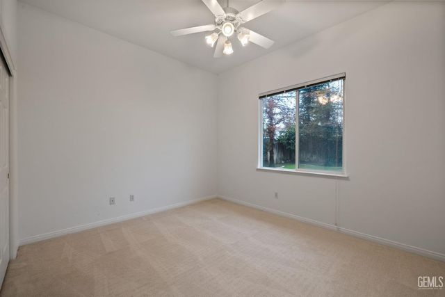 3302 Medallion Rose Avenue, Bakersfield, CA 93313