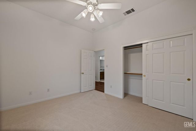 3302 Medallion Rose Avenue, Bakersfield, CA 93313