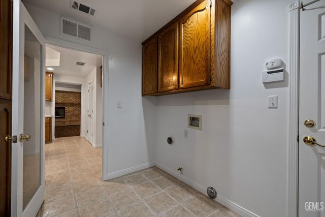 3302 Medallion Rose Avenue, Bakersfield, CA 93313