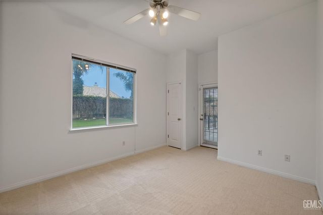 3302 Medallion Rose Avenue, Bakersfield, CA 93313