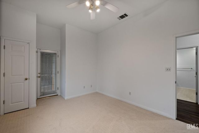 3302 Medallion Rose Avenue, Bakersfield, CA 93313