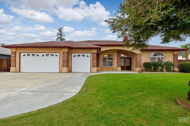 3302 Medallion Rose Avenue, Bakersfield, CA 93313