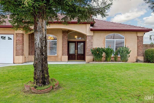 3302 Medallion Rose Avenue, Bakersfield, CA 93313