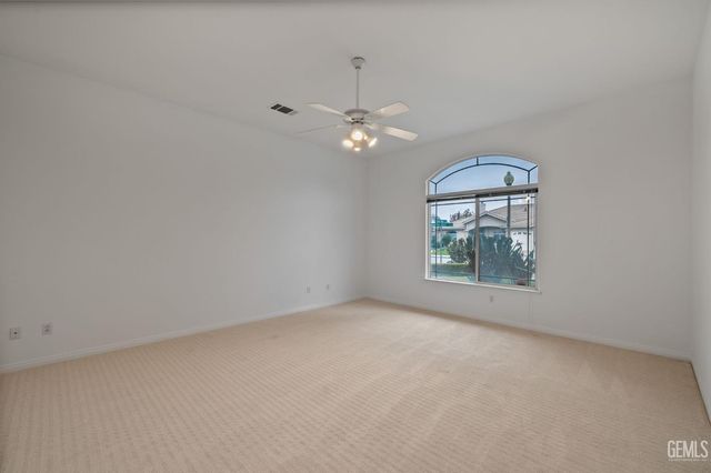 3302 Medallion Rose Avenue, Bakersfield, CA 93313