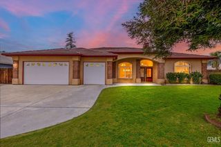 3302 Medallion Rose Avenue, Bakersfield, CA 93313