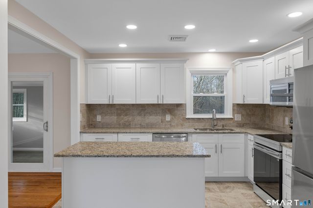 31 Branch Hill Road, Preston, CT 06365