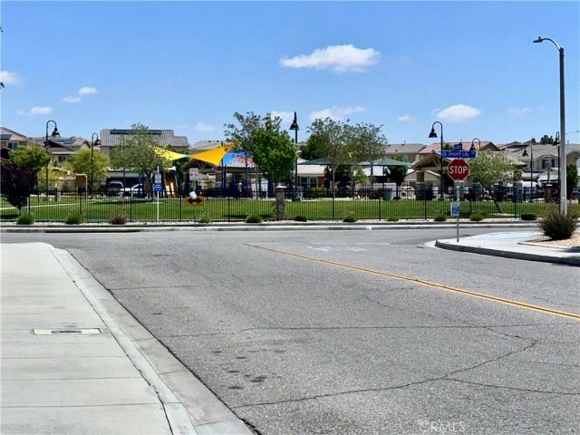 16807 Desert Lily, Victorville, CA 92394