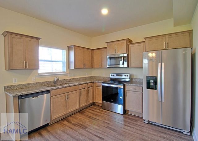 711 Mill Creek Circle, Hinesville, GA 31313