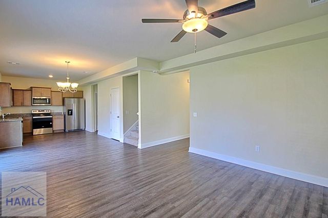 711 Mill Creek Circle, Hinesville, GA 31313