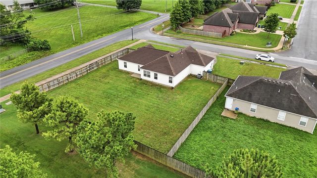 3300 SW Elm Manor Avenue, Bentonville, AR 72712
