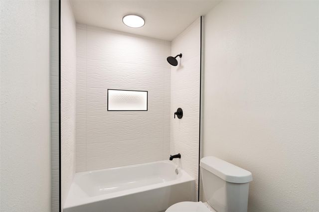 13155 Pebblewalk Circle S, Houston, TX 77041