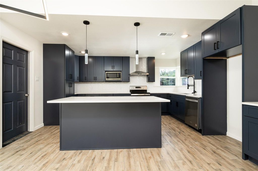 13155 Pebblewalk Circle S, Houston, TX 77041