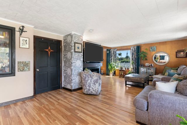 1877 Fort Bridgman Road, Vernon, VT 05354