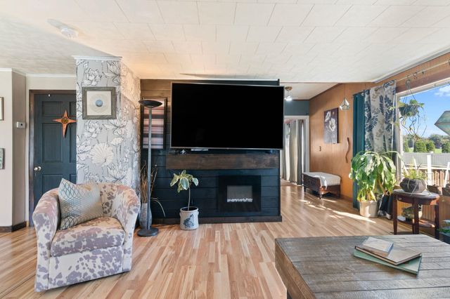 1877 Fort Bridgman Road, Vernon, VT 05354