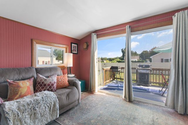 1877 Fort Bridgman Road, Vernon, VT 05354