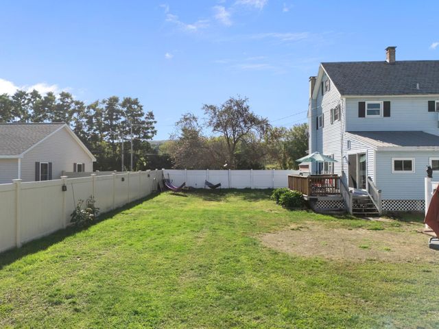 1877 Fort Bridgman Road, Vernon, VT 05354