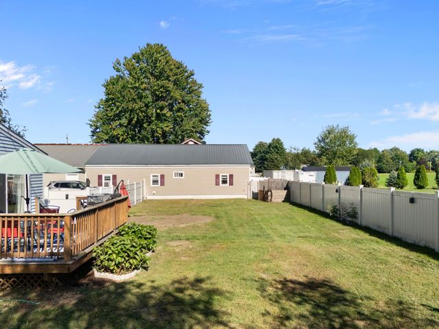 1877 Fort Bridgman Road, Vernon, VT 05354