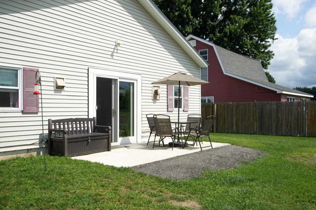 1877 Fort Bridgman Road, Vernon, VT 05354