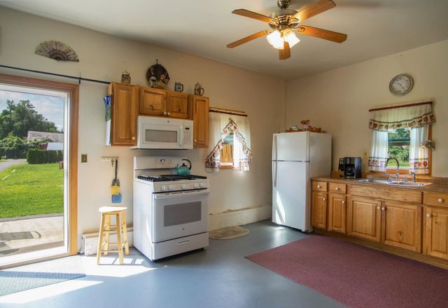 1877 Fort Bridgman Road, Vernon, VT 05354
