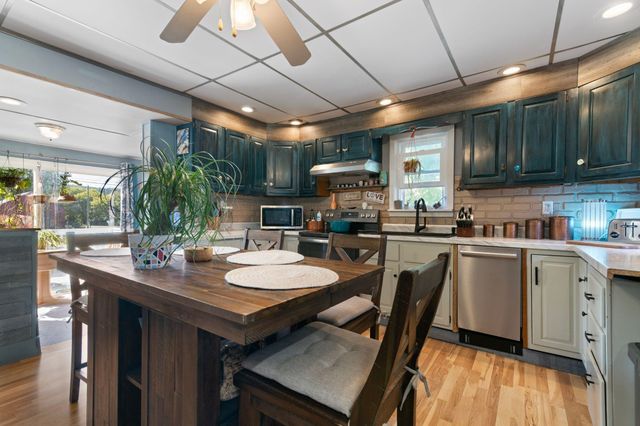 1877 Fort Bridgman Road, Vernon, VT 05354
