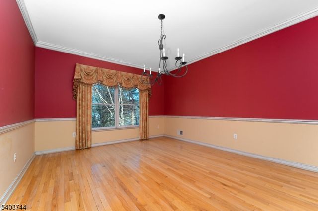 5 Southgate Dr, Clinton Twp., NJ 08801