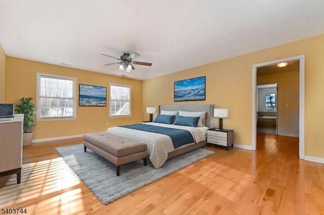 5 Southgate Dr, Clinton Twp., NJ 08801