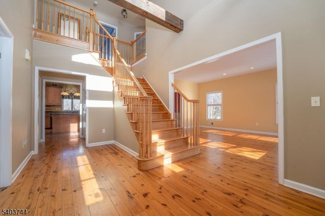 5 Southgate Dr, Clinton Twp., NJ 08801