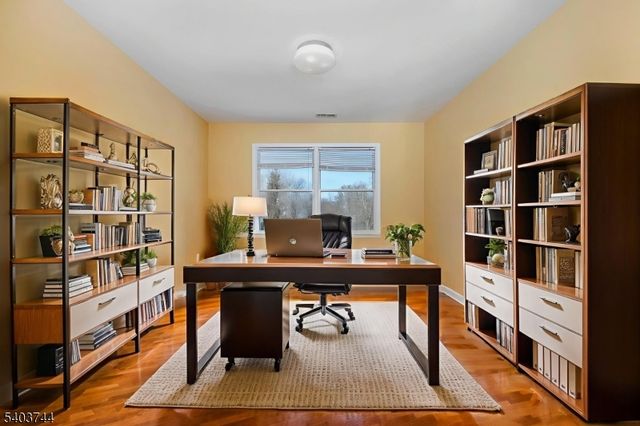 5 Southgate Dr, Clinton Twp., NJ 08801