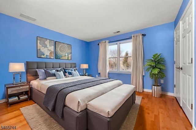 5 Southgate Dr, Clinton Twp., NJ 08801