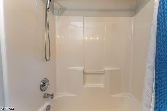 5 Southgate Dr, Clinton Twp., NJ 08801