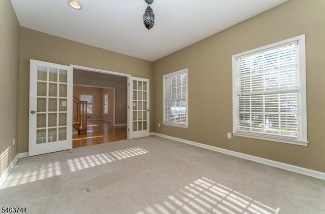 5 Southgate Dr, Clinton Twp., NJ 08801