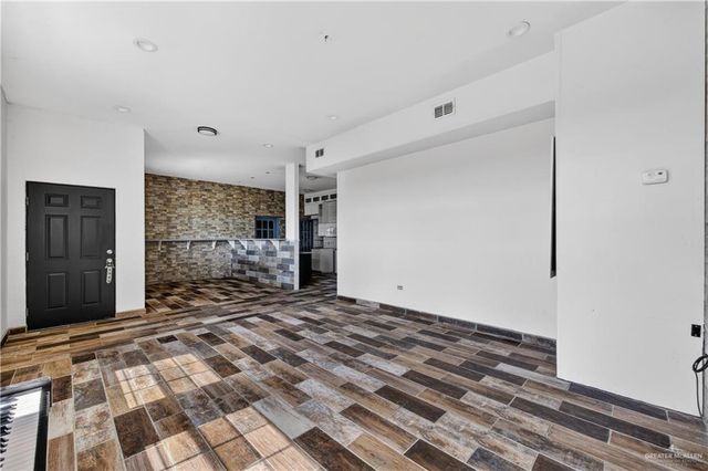 1424 N Sky Soldier Road, Weslaco, TX 78596