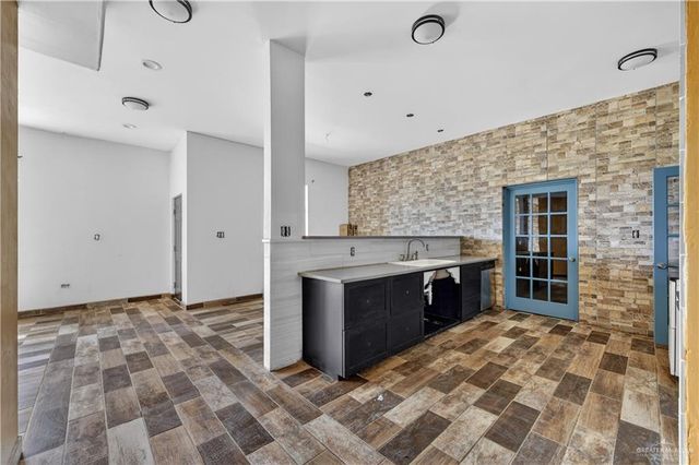 1424 N Sky Soldier Road, Weslaco, TX 78596