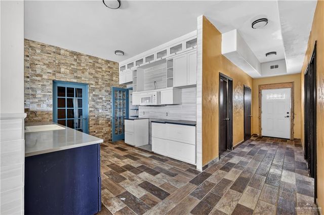 1424 N Sky Soldier Road, Weslaco, TX 78596