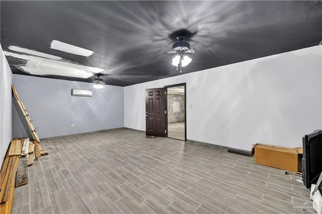 1424 N Sky Soldier Road, Weslaco, TX 78596