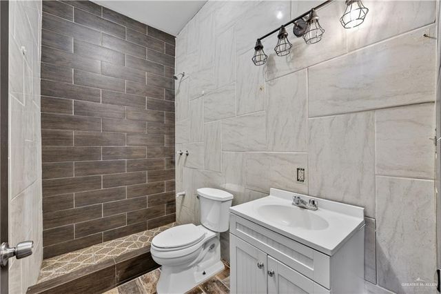 1424 N Sky Soldier Road, Weslaco, TX 78596