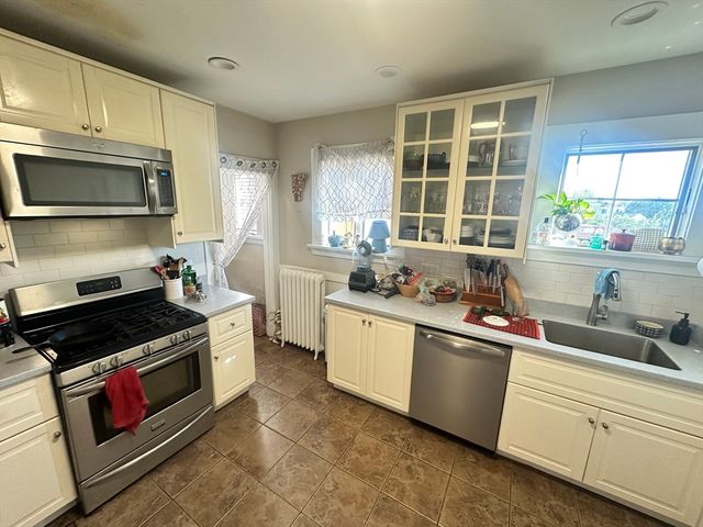 12 Indiana Ave 2, Somerville, MA 02145