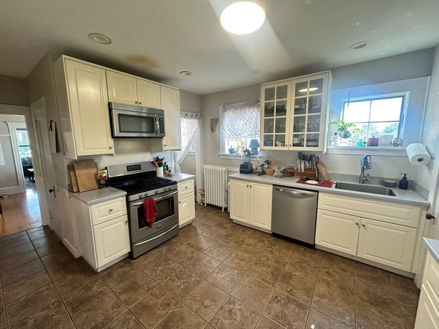 12 Indiana Ave 2, Somerville, MA 02145