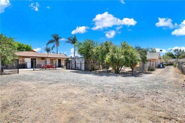 3949 BLUFF, Norco, CA 92860