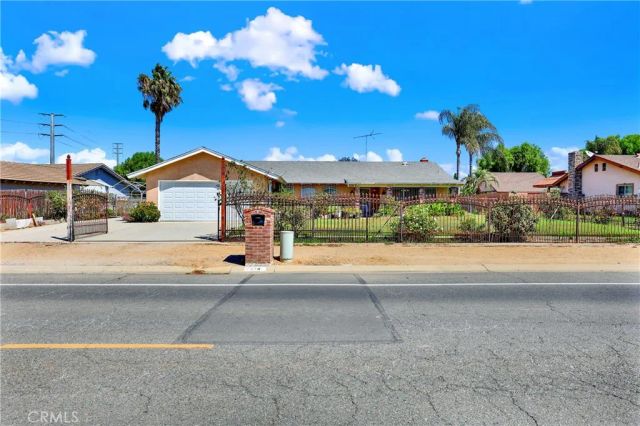 3949 BLUFF, Norco, CA 92860
