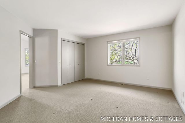 1674 Lakeview Drive, Zeeland Twp, MI 49464