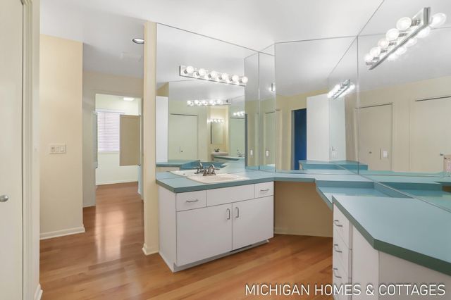 1674 Lakeview Drive, Zeeland Twp, MI 49464