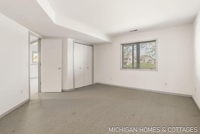 1674 Lakeview Drive, Zeeland Twp, MI 49464