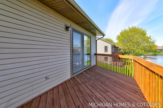1674 Lakeview Drive, Zeeland Twp, MI 49464