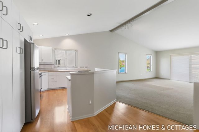 1674 Lakeview Drive, Zeeland Twp, MI 49464