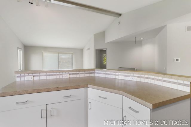 1674 Lakeview Drive, Zeeland Twp, MI 49464