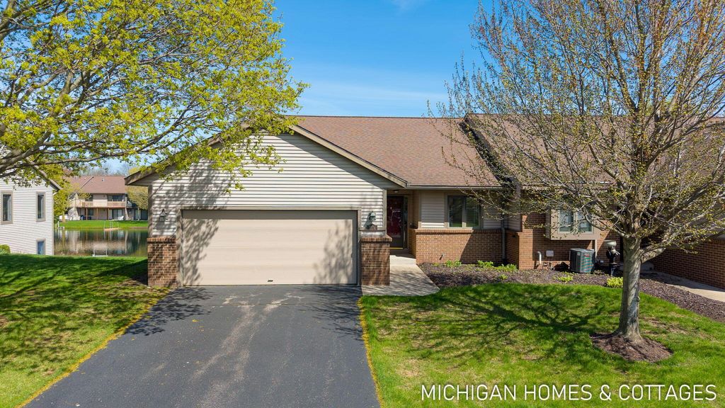 1674 Lakeview Drive, Zeeland Twp, MI 49464
