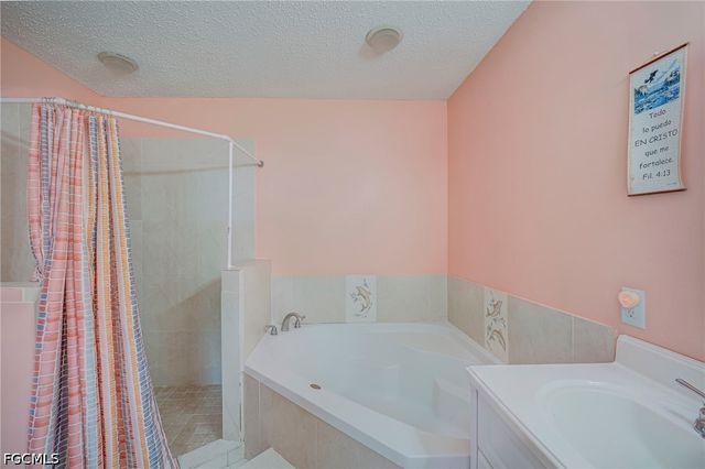 13249 5th ST, Fort Myers, FL 33905