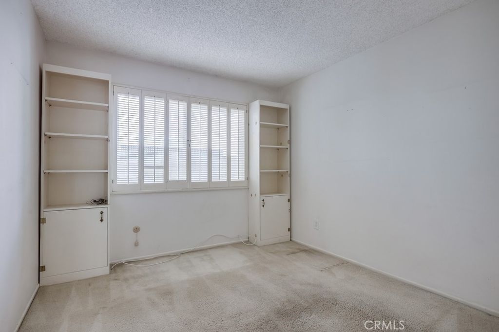 property-img